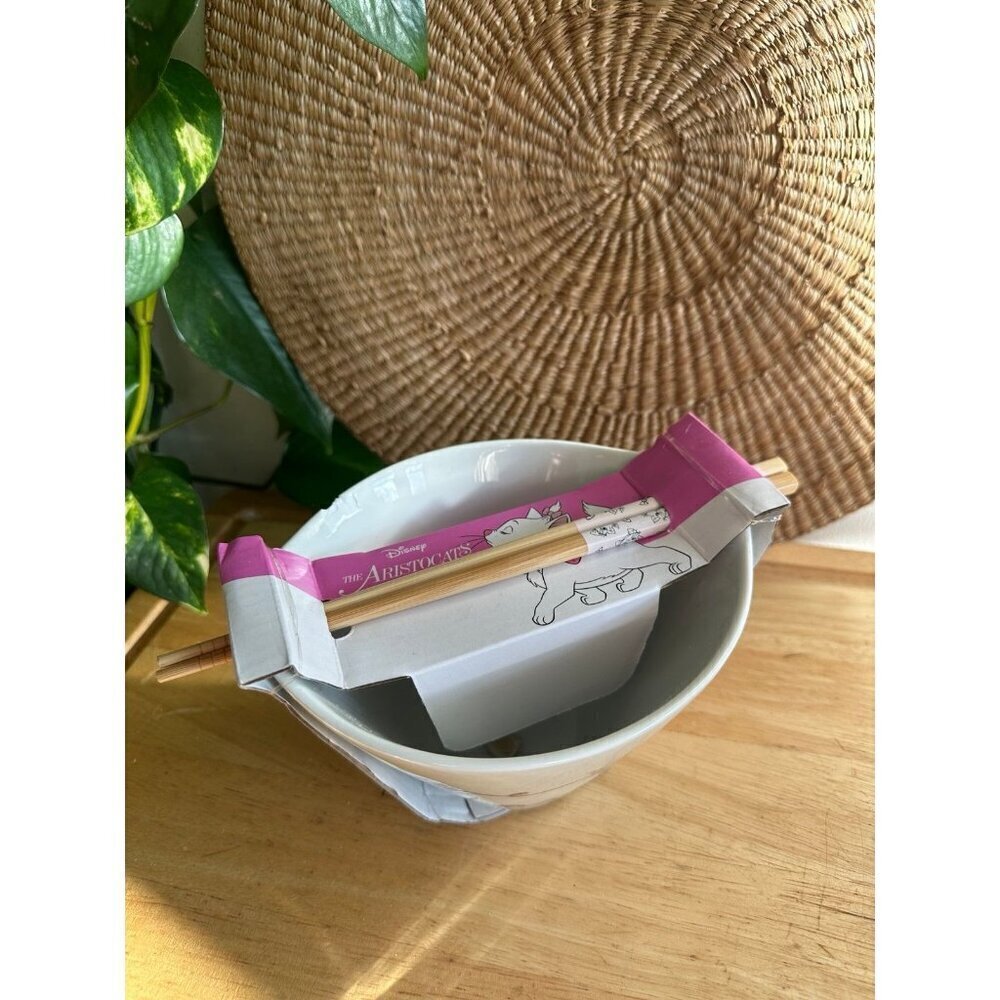 Disney’s Aristocats like new ramen bowl